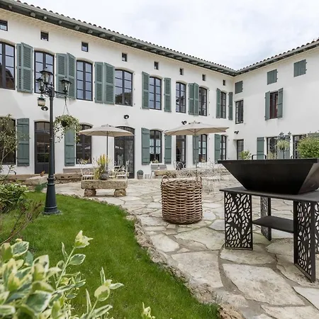 Le Logis D'augustin Hotel