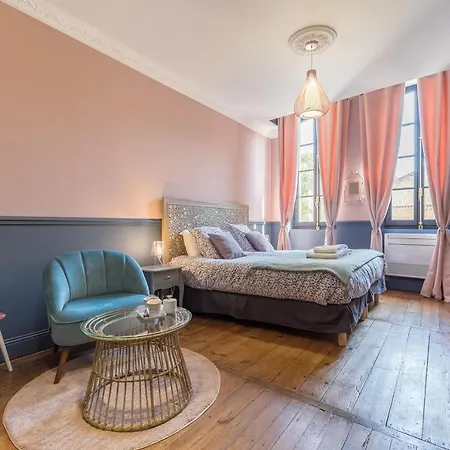 Le Logis D'augustin Hotel *