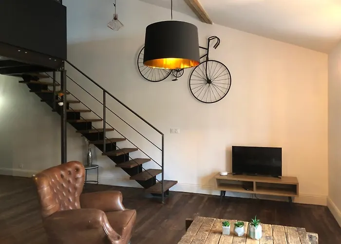 Le Logis D'augustin Hotel *